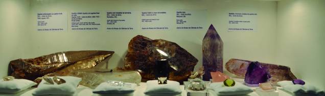 Pedras em exposição: ponte entre história, geologia e mineralogia em fósseis e pedras preciosas da chamada Região das Geraes