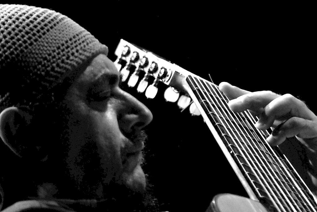 Piano, cordas e Egberto Gismonti