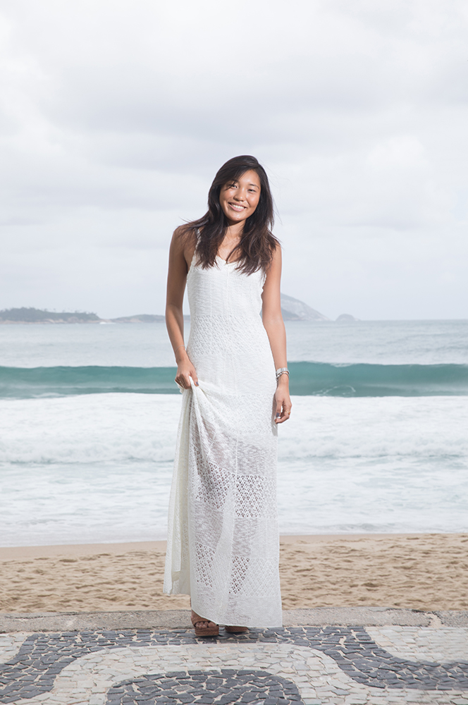 Vestido branco continua em alta durante o verão