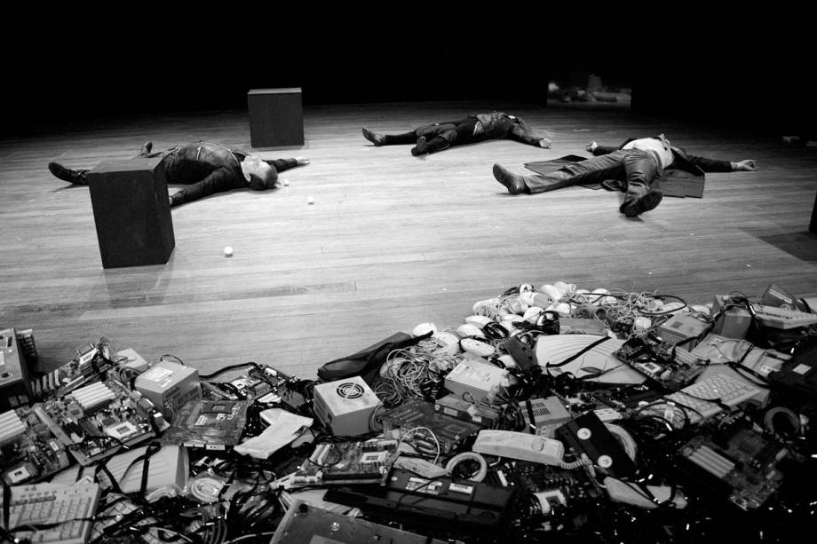 Dispare: drama da Cia Boto-Vermelho