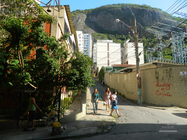 Travessa Guimarães Natal & Rua Assis Brasil | VEJA RIO Travessa Guimarães Natal & Rua Assis Brasil | VEJA RIO