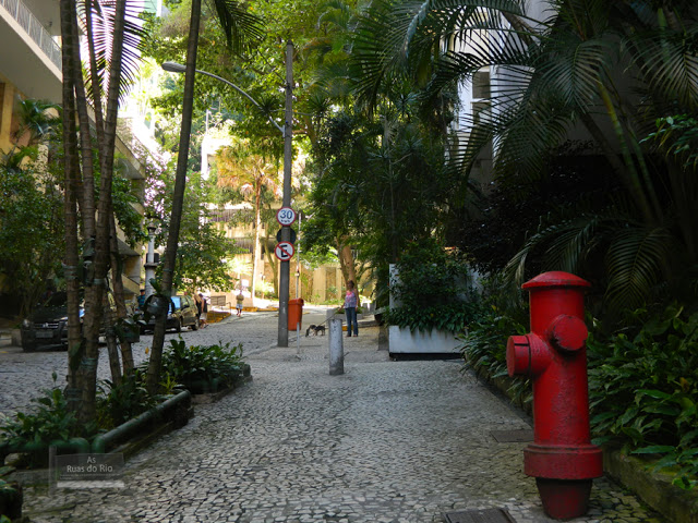 Travessa Guimarães Natal & Rua Assis Brasil | VEJA RIO Travessa Guimarães Natal & Rua Assis Brasil | VEJA RIO