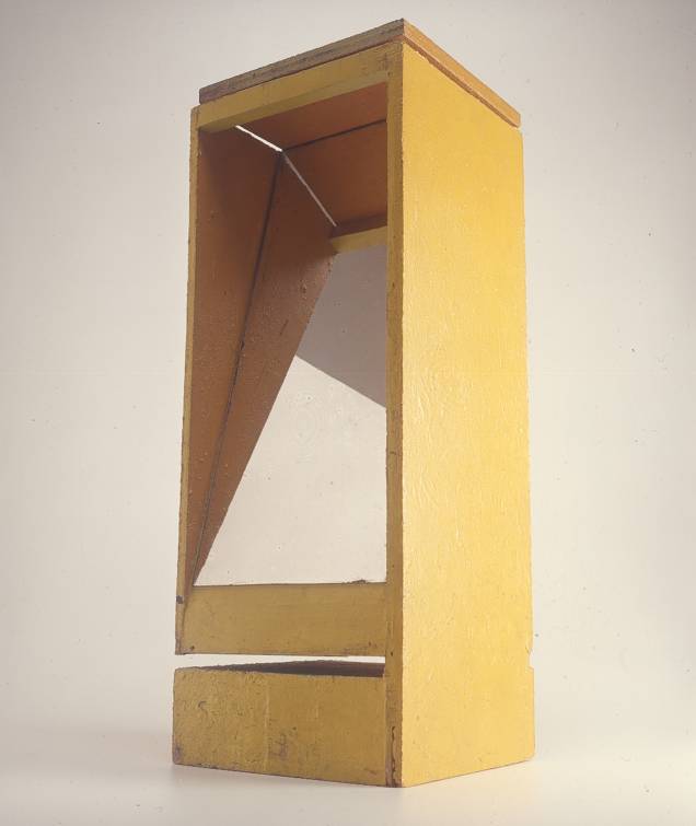 B9 Bólide Caixa 07: acrílica sobre madeira e espelho de Hélio Oiticica B9 Bólide Caixa 07: acrílica sobre madeira e espelho de Hélio Oiticica