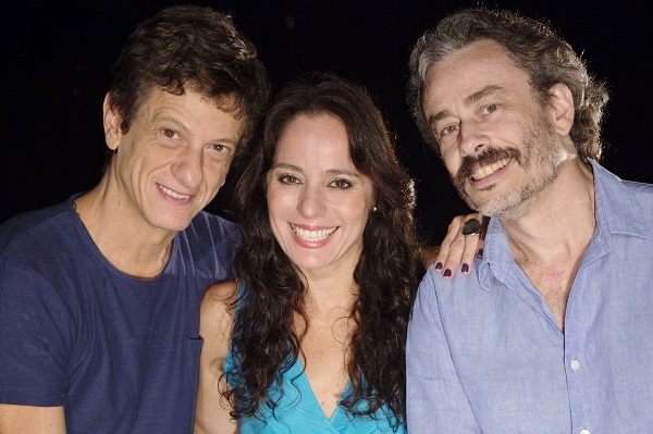 O diretor Ernesto Piccolo, a atriz Cláudia Mauro e o autor Guilherme Fiuza (crédito: Desirée do Valle)