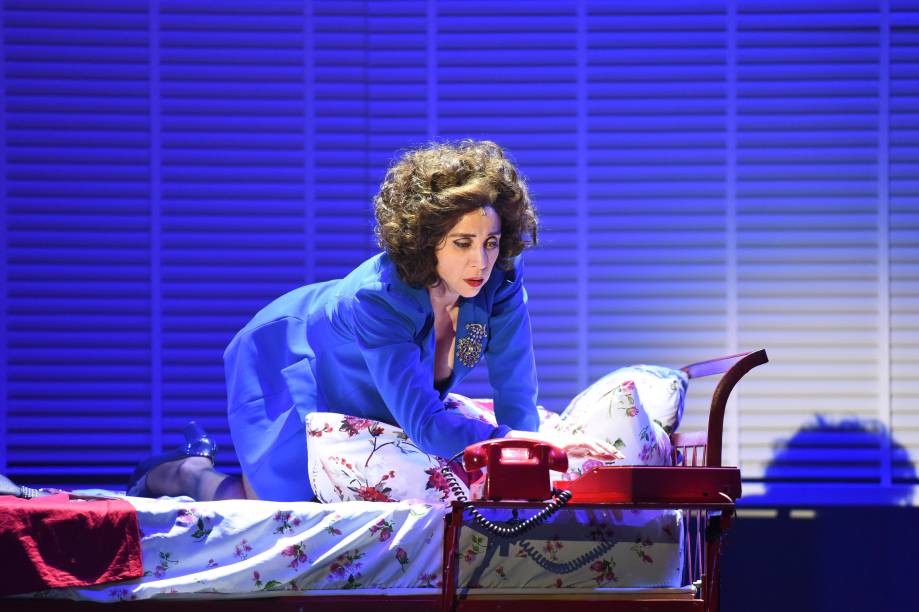 Marisa Orth é Pepa na versão musical para Mulheres à Beira de Um Ataque de Nervos