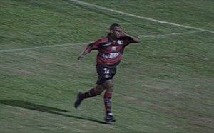 Lê comemora o gol que do título da Mercosul 1999