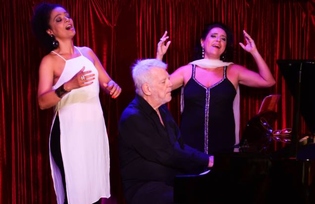 Maria Ceiça (de branco), Ilka Villardo e o pianista Osmar Milito: em Por Dentro da Música Maria Ceiça (de branco), Ilka Villardo e o pianista Osmar Milito: em Por Dentro da Música