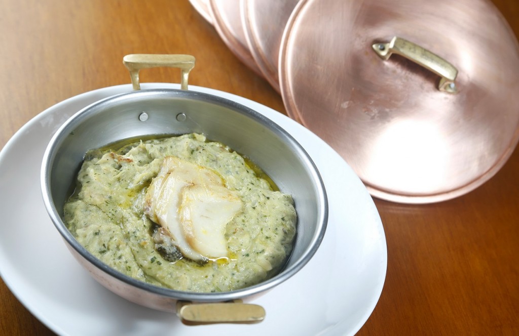 Açora de bacalhau: atração do festival temático oferecido pelo Rancho Português