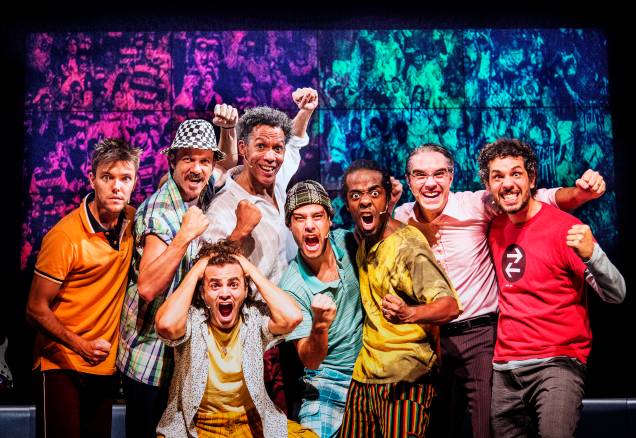 O elenco de Samba Futebol Clube: delicioso musical