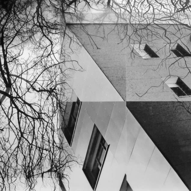 Obra da série Lugares Onde Nunca Estive: desenho sobre vidro Obra da série Lugares Onde Nunca Estive: desenho sobre vidro