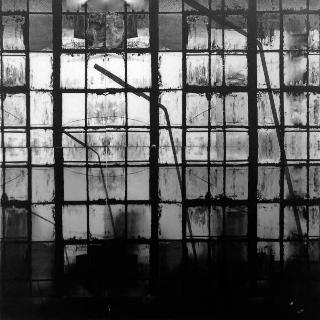 Obra da série Lugares Onde Nunca Estive: desenho sobre vidro Obra da série Lugares Onde Nunca Estive: desenho sobre vidro