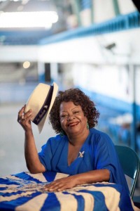 Surica em foto de Bruno Veiga: pastora da Velha Guarda, ela defende as cores da Portela há 68 anos 