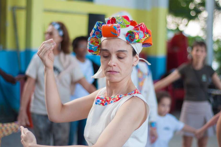 A roda de cantigas interativa do Samba-Lelê