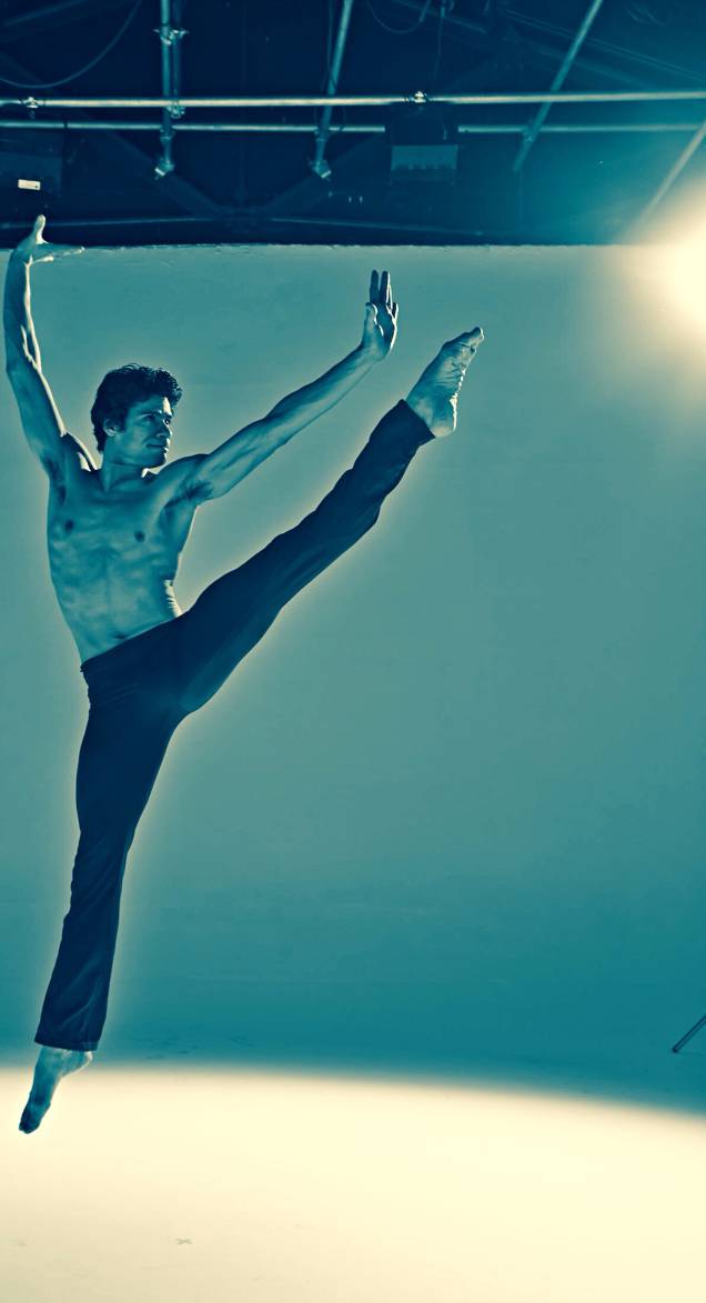 Thiago Soares em ação: um dos mais renomados bailarinos brasileiros