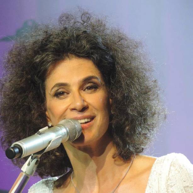 A cantora Simone: shows a 1 real