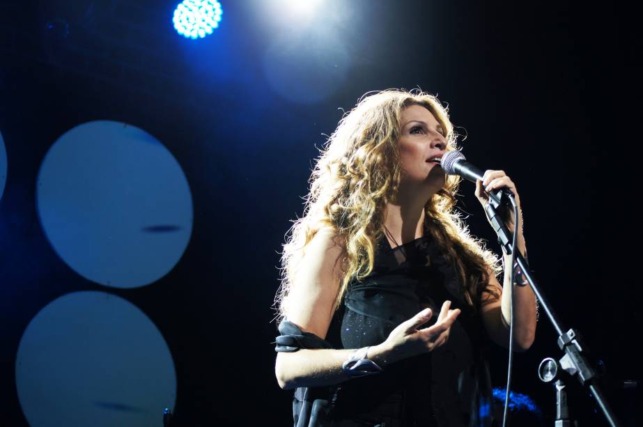 Cantora apresenta novo trabalho no Miranda