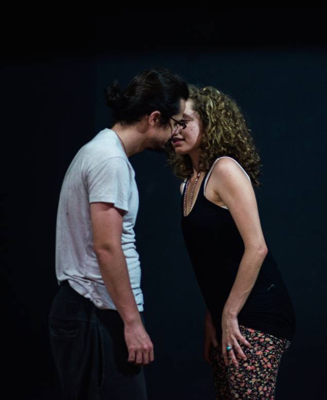 Eu, o Romeu e a Julieta: texto reflete sobre a possibilidade de materializar o amor em cena