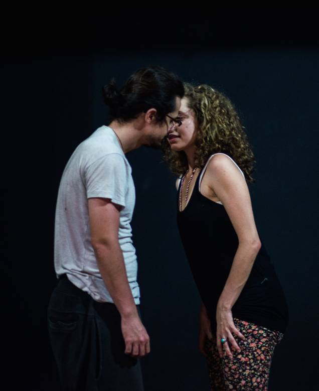 Eu, o Romeu e a Julieta: texto reflete sobre a possibilidade de materializar o amor em cena Eu, o Romeu e a Julieta: texto reflete sobre a possibilidade de materializar o amor em cena