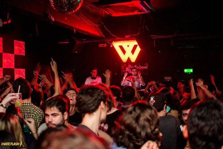 wobble-francisco-costa-i-hate-flash.jpeg