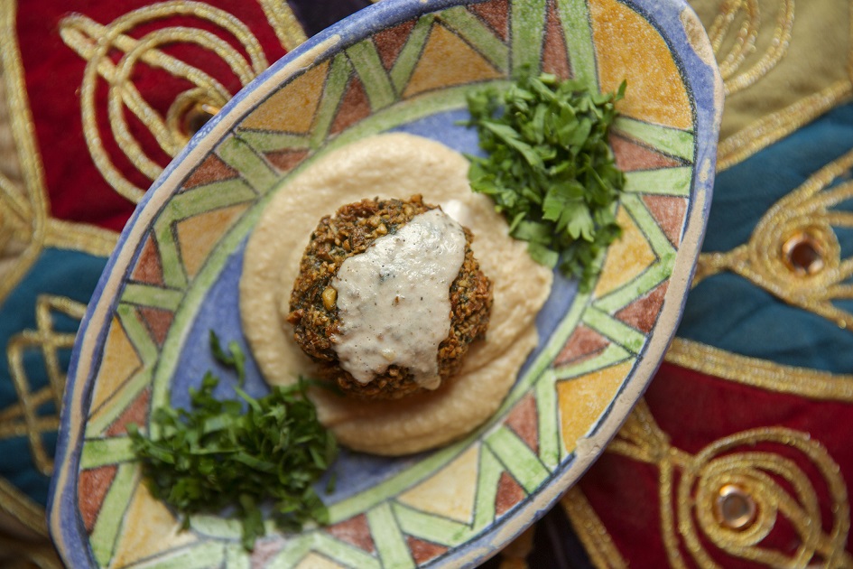 Faláfel e hommus: atração do menu do Arab 