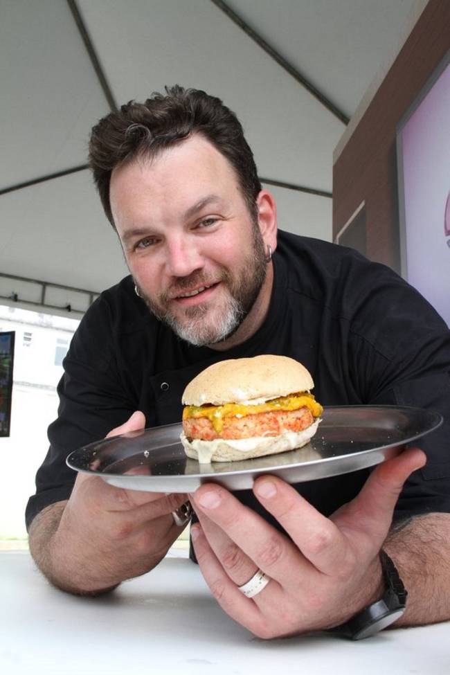 Jimmy Macmanis: chef e apresentador do Mais Você, ele prepara seus famoso hambúrgueres