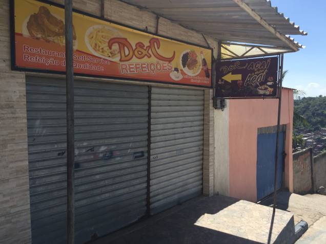 Recomendado no guia COMER & BEBER DA PAZ em 2013, lanchonete que fica ao lado da Estação Palmeiras fechou as portas por falta de movimento Recomendado no guia COMER & BEBER DA PAZ em 2013, lanchonete que fica ao lado da Estação Palmeiras fechou as portas por falta de movimento
