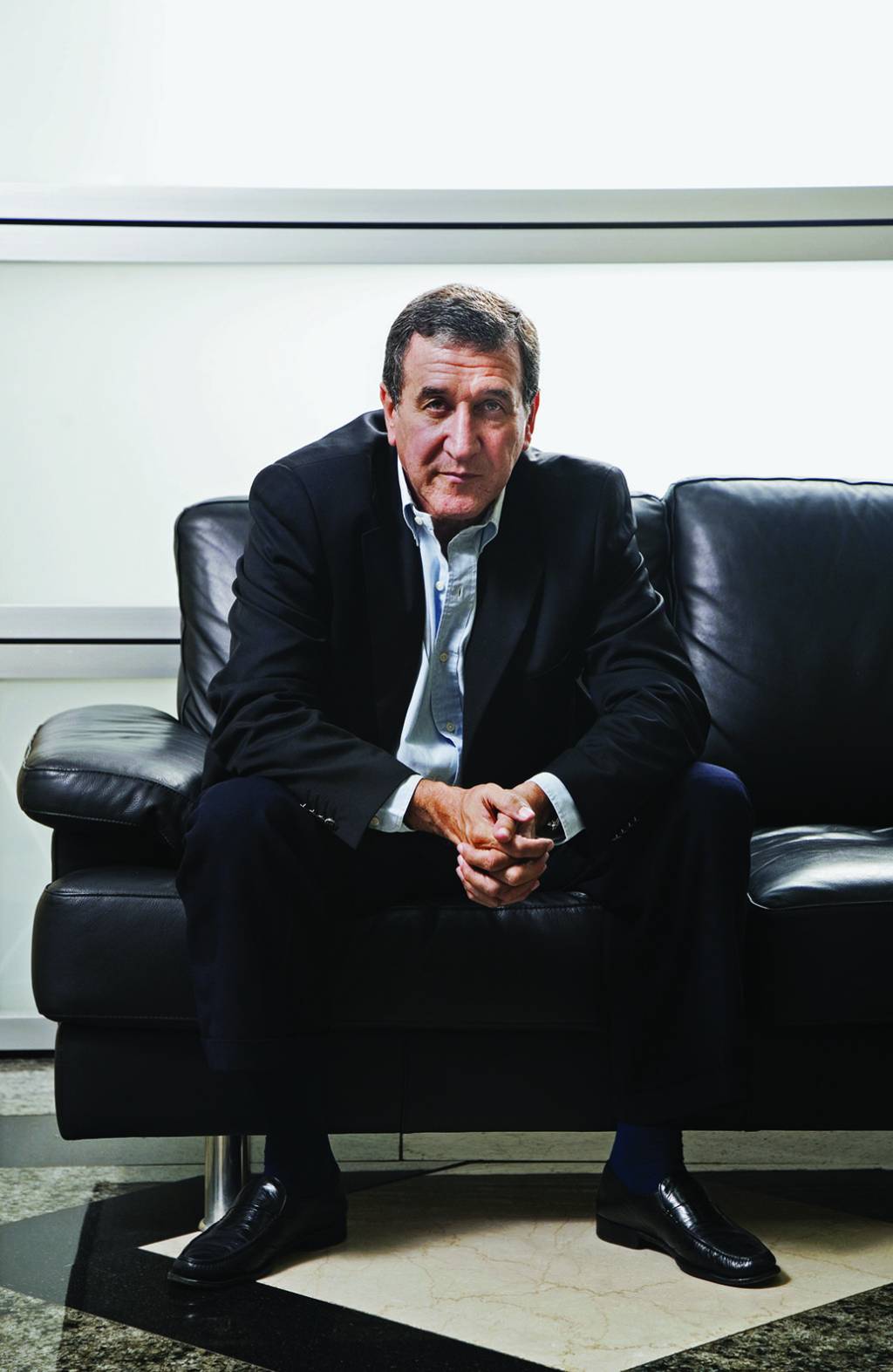 Carlos Alberto Parreira vira pintor e professor de pós-graduação