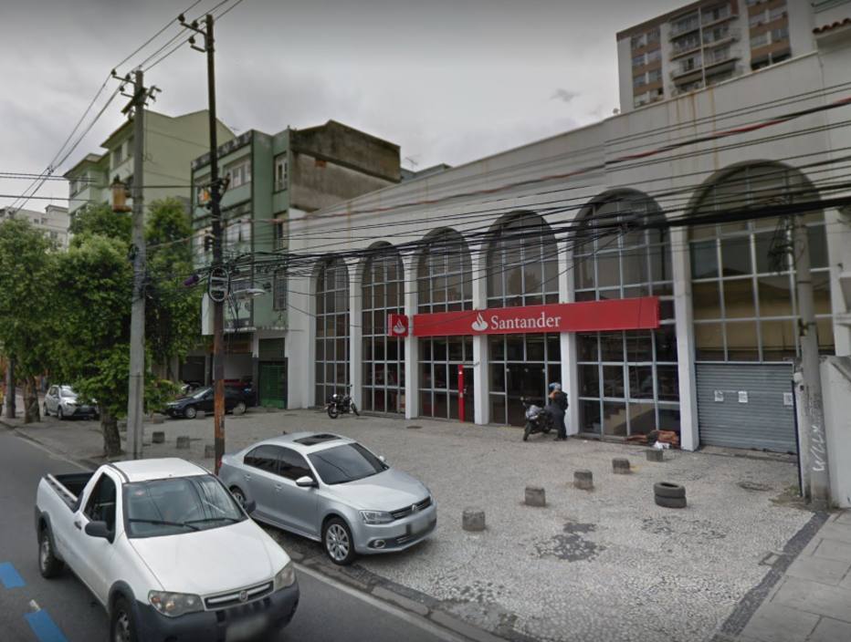 Criminosos explodem caixa eletrônico na Zona Norte do Rio