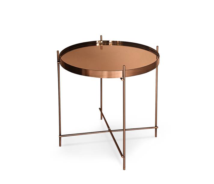 Mesa lateral Specchio. De R$ 399,90 por R$ 199,90. A peça, prática e versátil, pode ser destaque na decoração da sala de estar. A linha Specchio também é disponibilizada em diferentes alturas, para criar composições sofisticadas.