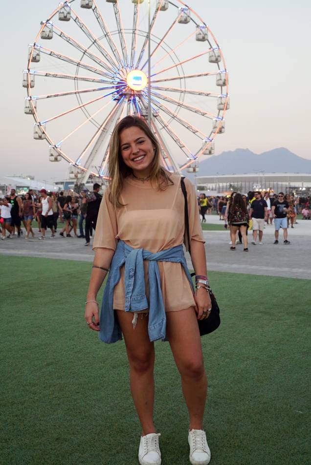 Ana Luisa Carneiro, 22 anos