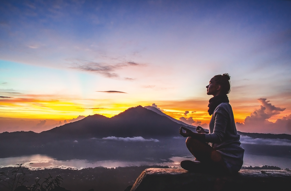 Três atitudes básicas para praticar o mindfulness