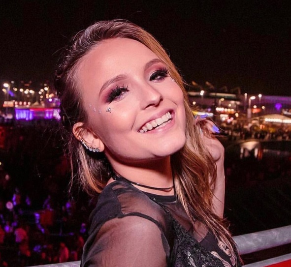 Larissa Manoela anula contrato vitalício assinado por seus pais