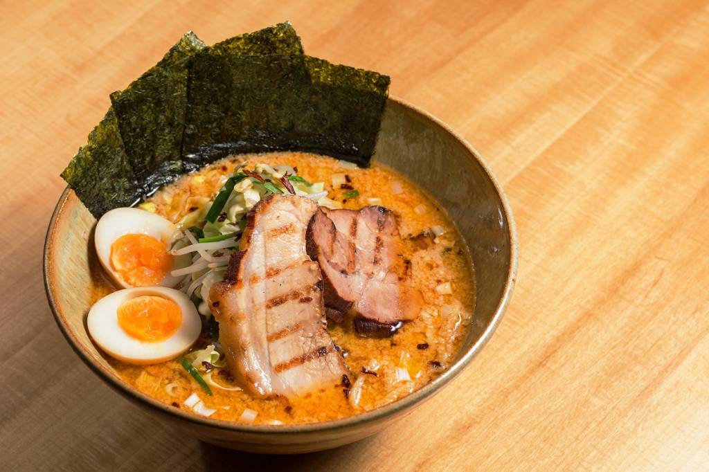 Naga serve receitas do Jojo Ramem