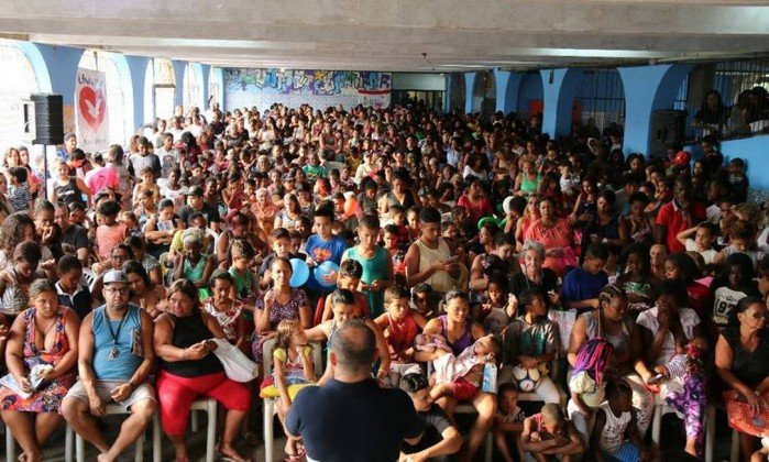 Igreja Universal usa escolas públicas para realizar eventos