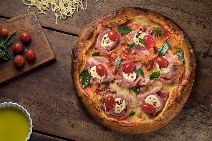Fiammetta; pizza presunto, tomate e cream cheese