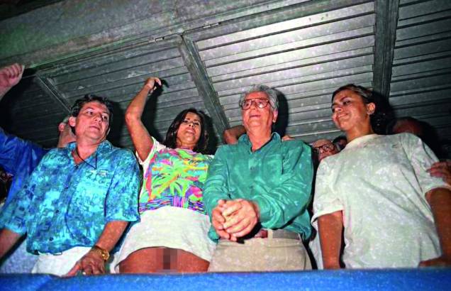 Uma foto tirada em um camarote quase derrubou um presidente. O caso aconteceu em 1994, quando Itamar Franco foi clicado ao lado da modelo Lilian Ramos, que estava sem calcinha. A imagem gerou discursos no Congresso e outras medidas que pediam o afastamento do mineiro, que não chegou a acontecer.