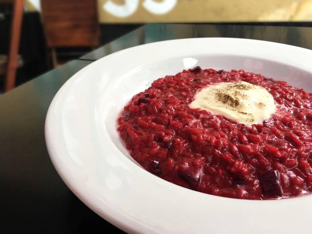 Birreria Escondido serve almoço com menu de Thiago Berton