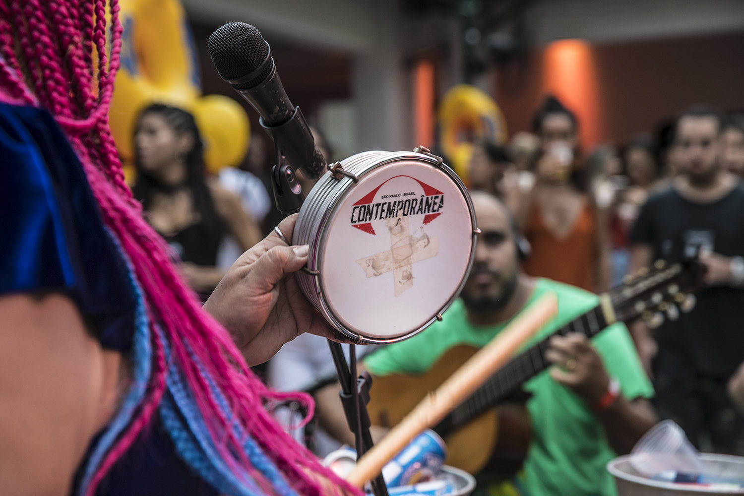 Nova geração de talentos lota rodas de samba na cidade