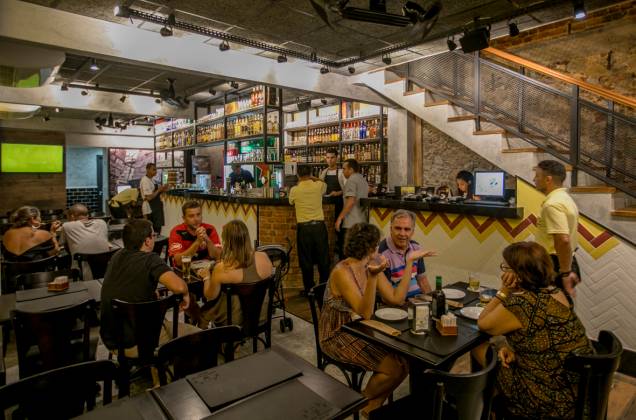 Angu do Gomes: nova filial em Botafogo tem ambiente bem cuidado Angu do Gomes: nova filial em Botafogo tem ambiente bem cuidado