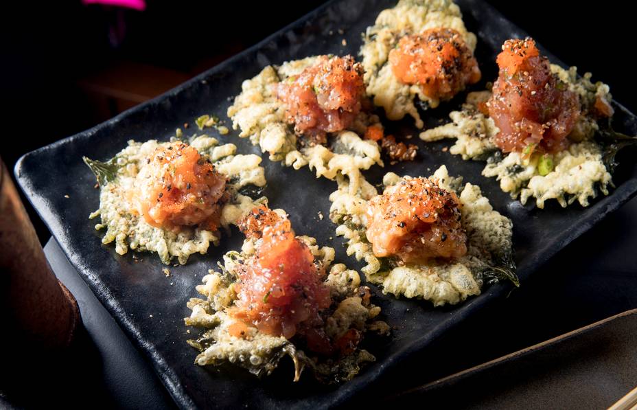 Tempurá de shissô (R$ 38,00): com atum e salmão batidos