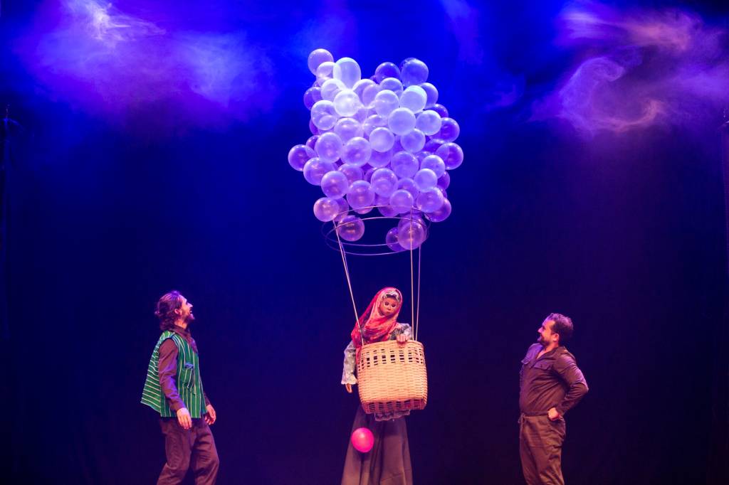 Peça infantil leva temática dos refugiados para o palco