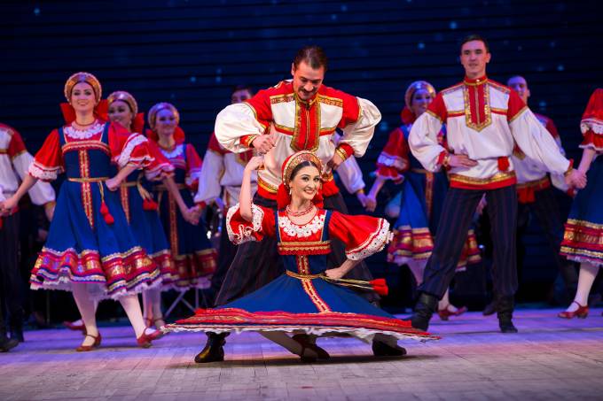 Dança folclórica russa