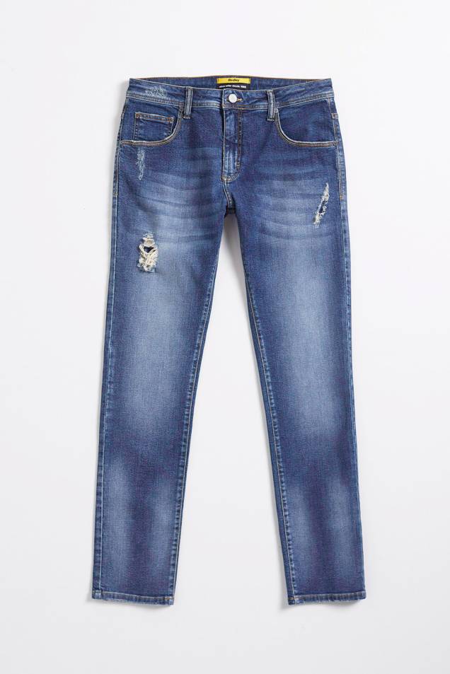 R$ 199,00. Calça jeans com detalhes rasgados. Redley, 4º piso, ☎ 3209-1769