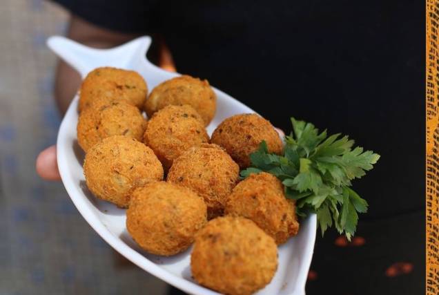 Bolinho de bacalhau: um dos petiscos do Fuska Bar