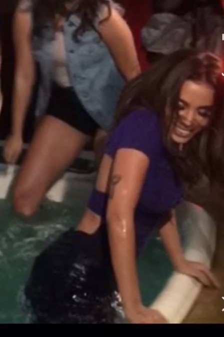 anitta clipe anitta clipe perdendo a mão