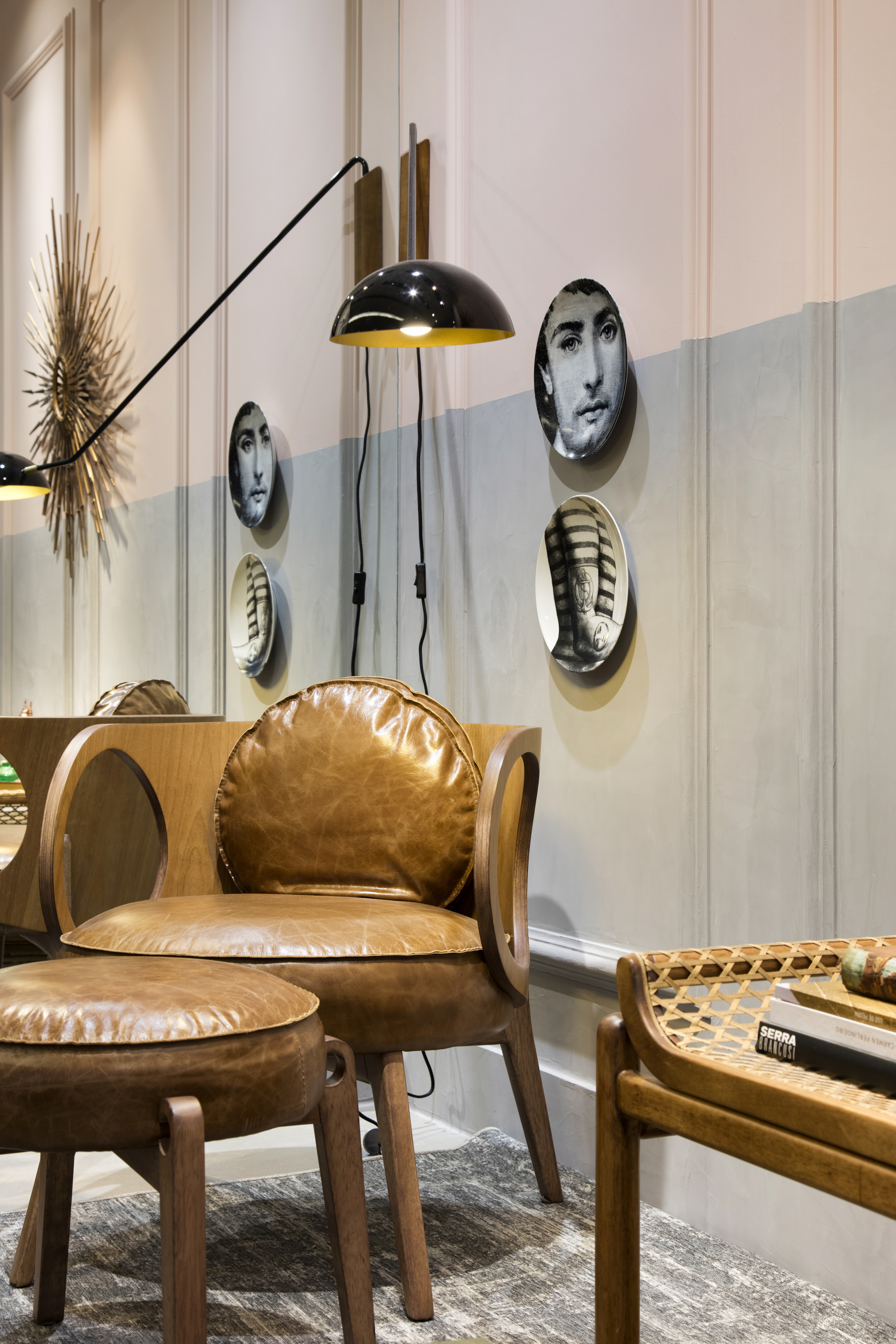 Boiseries ganham destaque e dão charme vintage aos ambientes