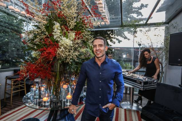 Leonardo Araújo: responsável pela decoração que contou com arranjos da Flor Arte Leonardo Araújo: responsável pela decoração que contou com arranjos da Flor Arte