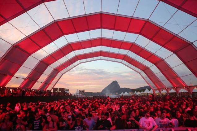 Com uma vista de tirar o fôlego, o Rio Music Carnival agita a Marina da Glória com atrações musicais diversificadas como Dennis DJ e nomes da cena eletrônica Com uma vista de tirar o fôlego, o Rio Music Carnival agita a Marina da Glória com atrações musicais diversificadas como Dennis DJ e nomes da cena eletrônica