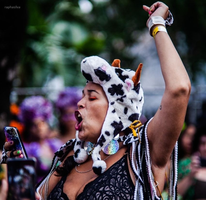 Foto Boitolo – Thaily – Cred. Rapha Silva Thaily Reis, da Comissão, lê o manifesto no Boitolo