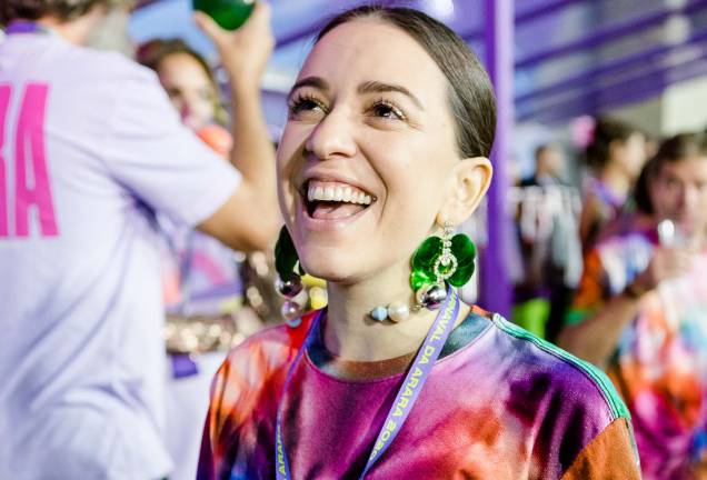 A cantora Roberta Sáelogiou os enredos levados pelas escolas para a Avenida em 2020: “Carnaval é resistência”, frisou